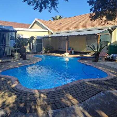7 Bedroom House