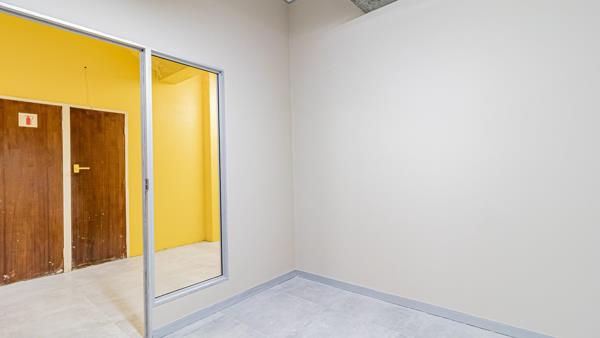 17  m² Commercial space