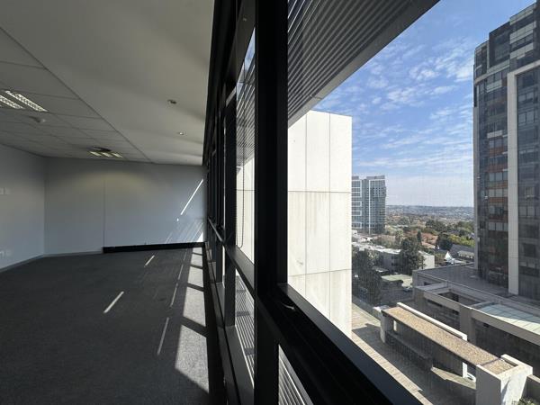 212  m² Commercial space