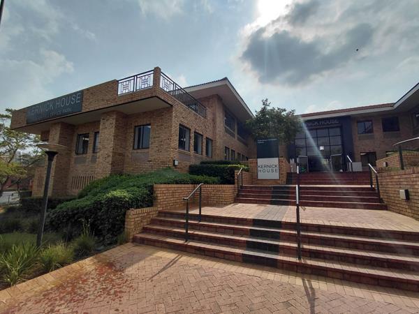 729  m² Commercial space