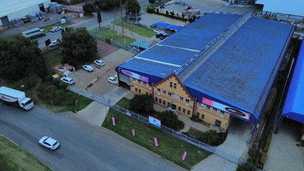 1 412  m² Industrial space