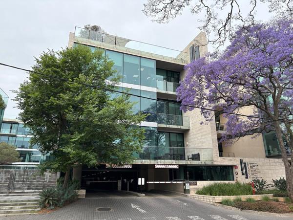 698  m² Office Space