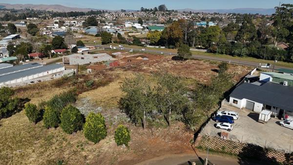 1 080 m² Land
