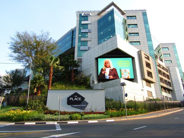 948  m² Commercial space