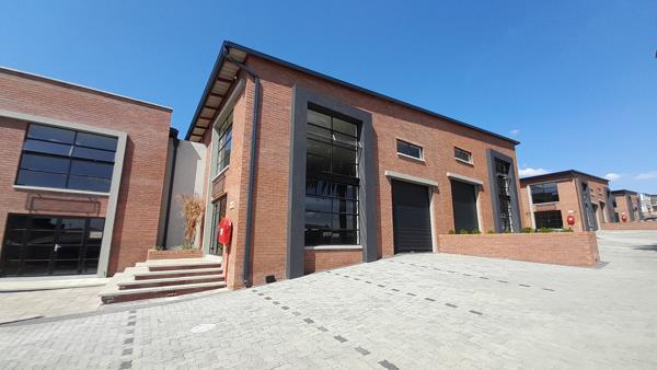 340  m² Industrial space