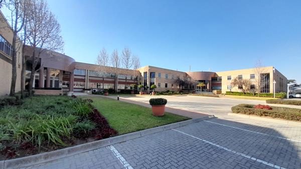 14 898  m² Commercial space