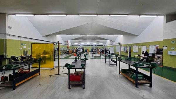 912  m² Industrial space