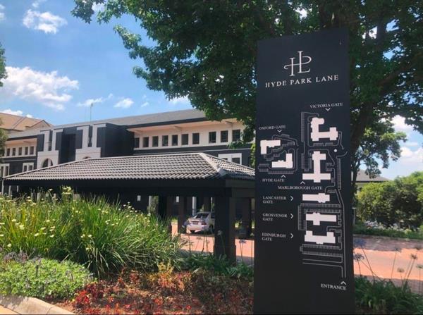 639  m² Commercial space