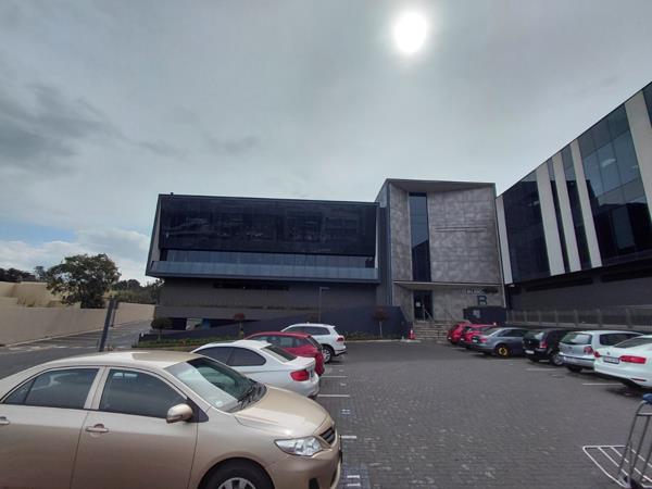 2 612  m² Commercial space