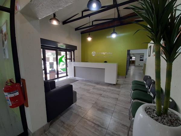 560  m² Office Space