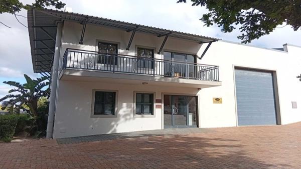 371  m² Commercial space