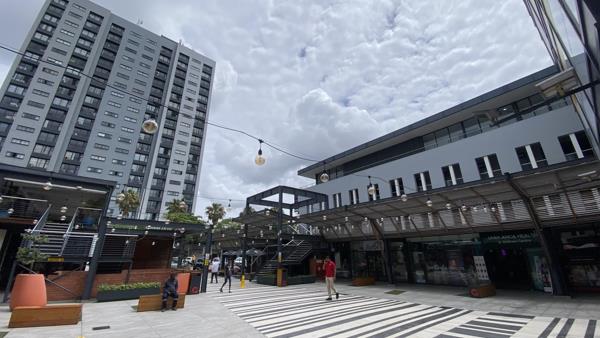 96  m² Commercial space