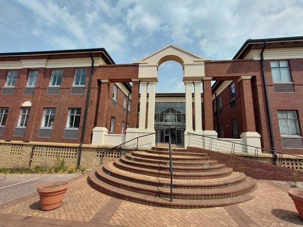 142  m² Commercial space