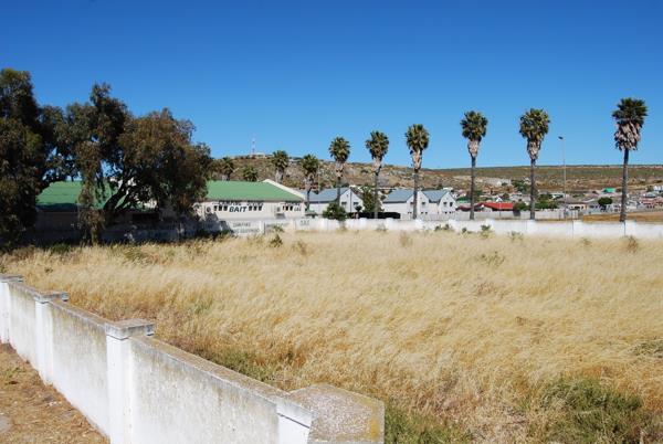 3 585 m² Land