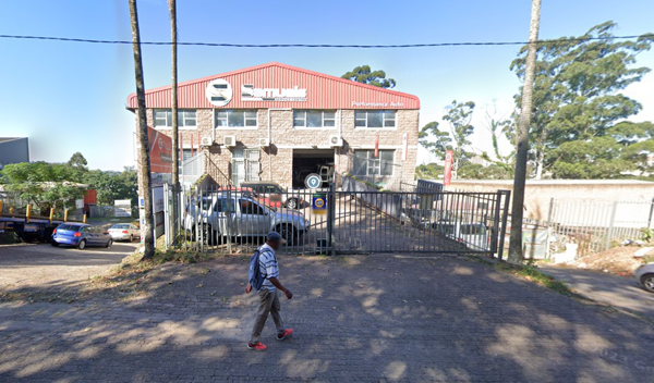 1 110  m² Industrial space