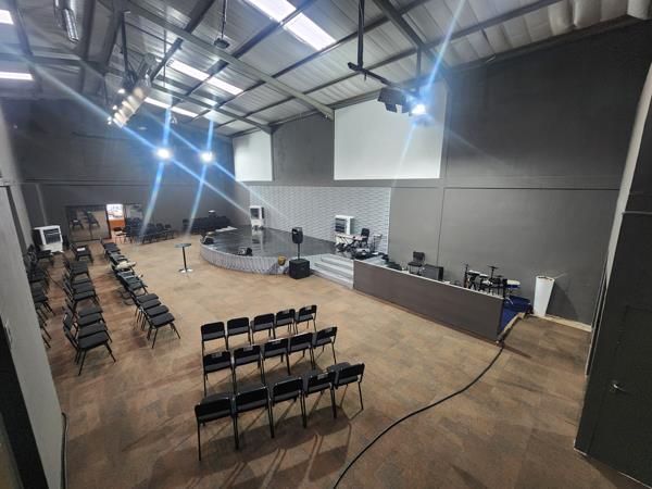 676  m² Industrial space