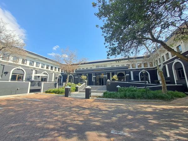 423  m² Commercial space