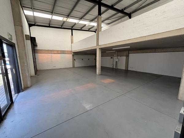 215  m² Industrial space