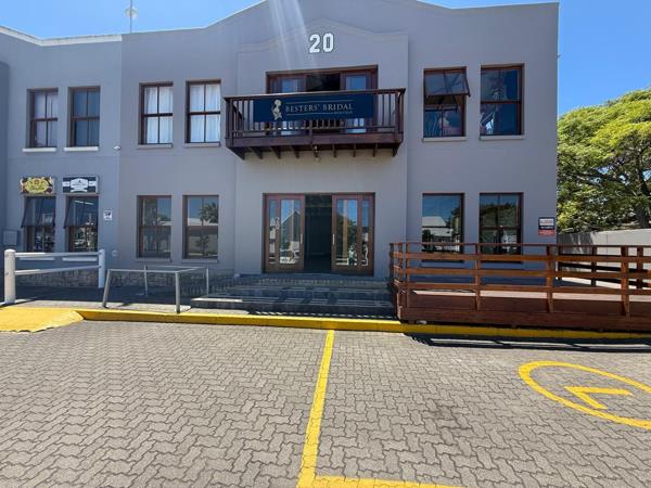 220  m² Commercial space