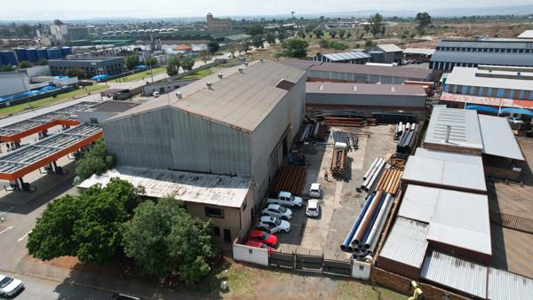 1 359  m² Industrial space