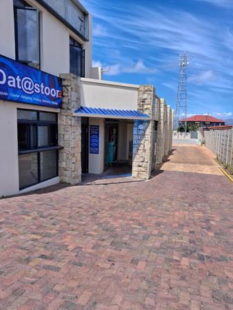 185  m² Commercial space