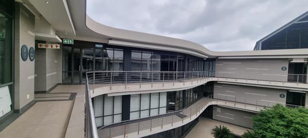 1 628.9  m² Commercial space