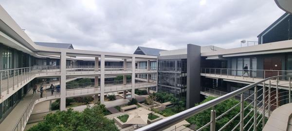 986 m² Office Space