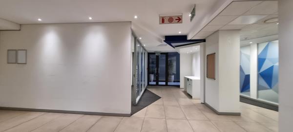 484  m² Commercial space