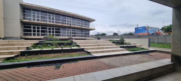 3 324 m² Retail Space