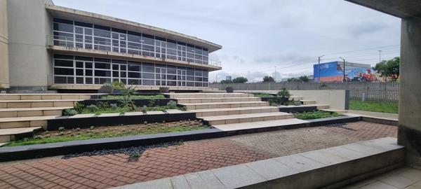 3 324  m² Commercial space