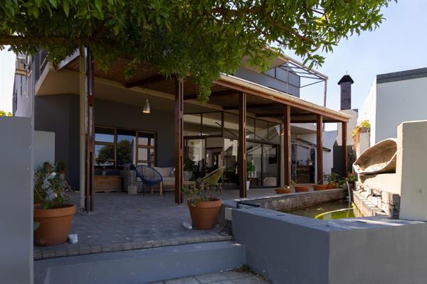 6 Bedroom House