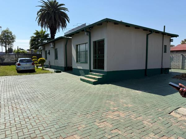 442  m² Commercial space