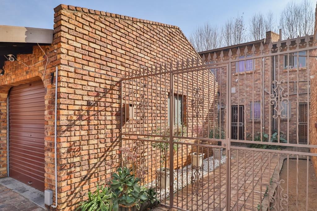 2 Bedroom Duplex