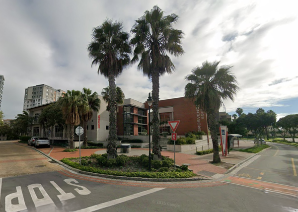 98  m² Commercial space