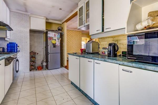 3 Bedroom HouseSunward Park - More