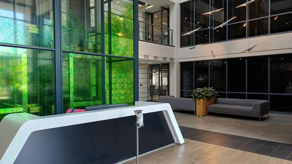 898.1 m² Commercial space