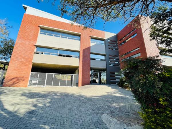 137  m² Commercial space