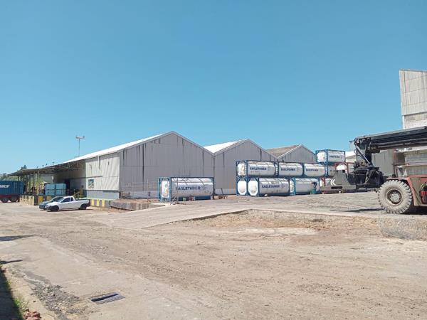 2 200  m² Industrial space