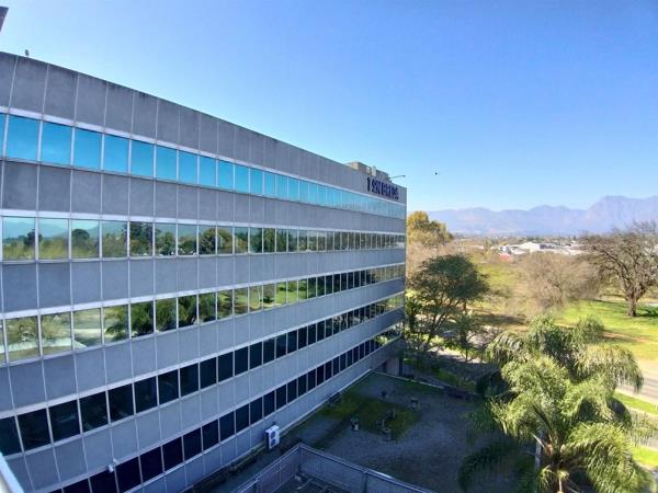 924  m² Office Space