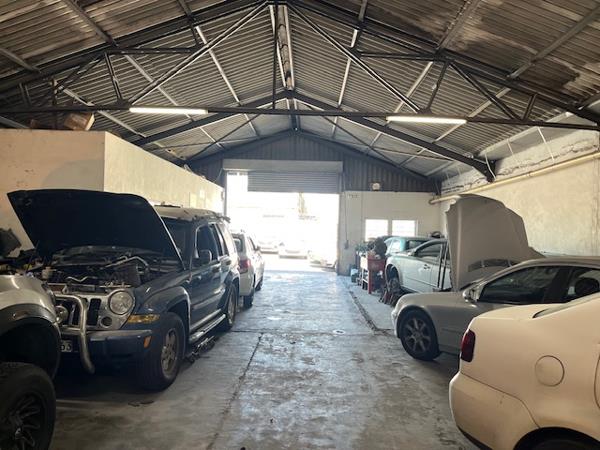 364  m² Industrial space