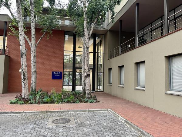 332 m² Office Space