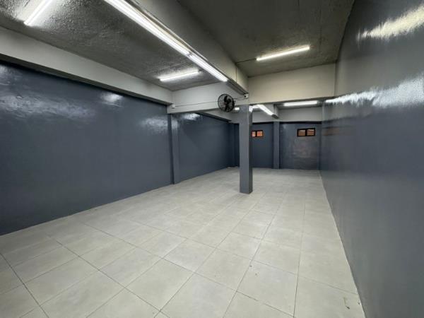 110  m² Retail Space