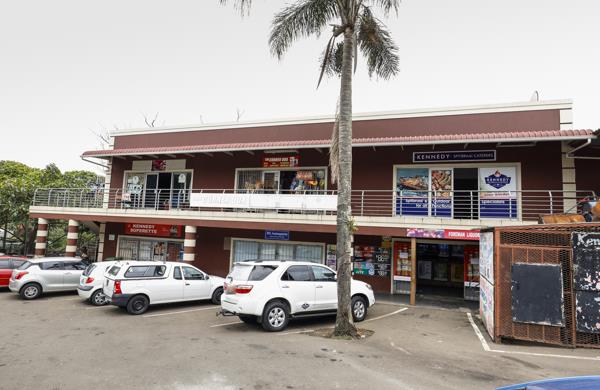 900  m² Commercial space