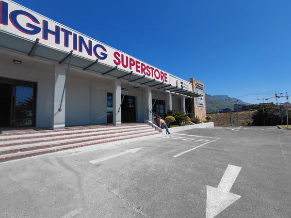 349  m² Commercial space