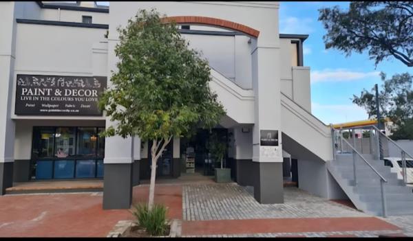 193  m² Commercial space