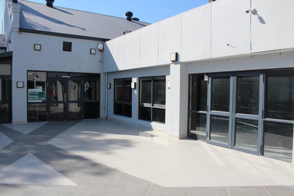 589  m² Commercial space