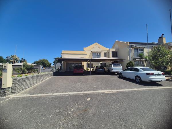 990  m² Commercial space