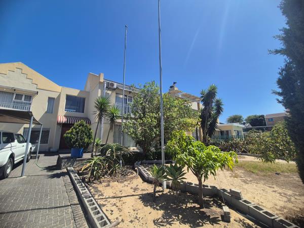 990 m² Commercial space