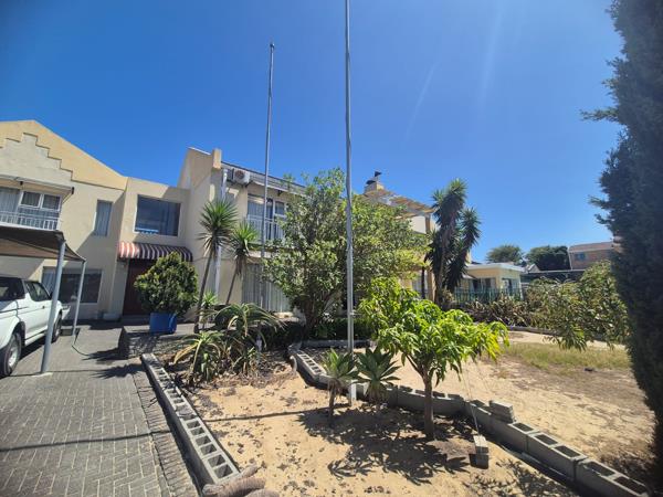 990  m² Commercial space