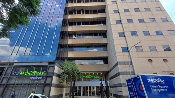 1 061  m² Office Space